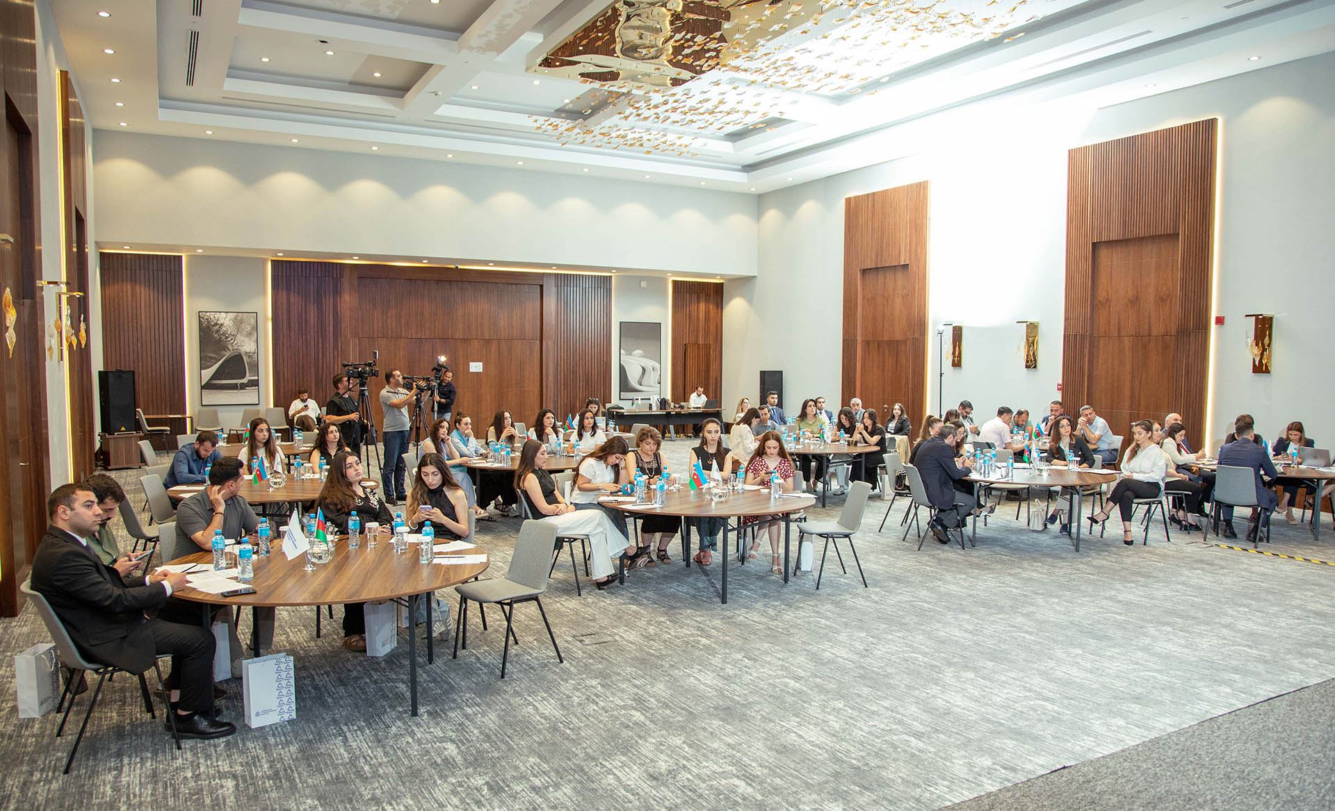 AZSTAND Azərbaycan milli mətbuatının 150 illiyinə həsr edilmiş seminar keçirib